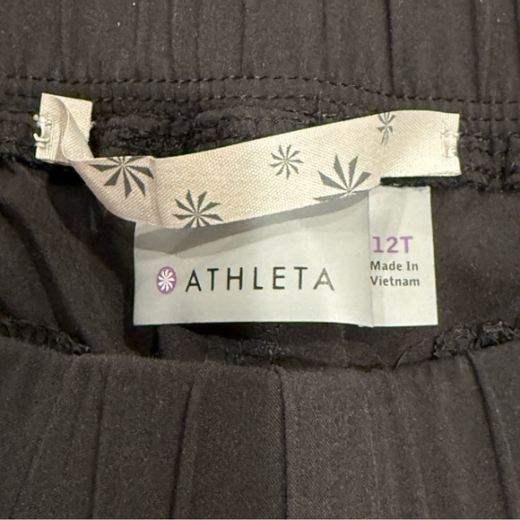 Athleta Women’s Cinch Leg Black Pants - Picture 4 of 5